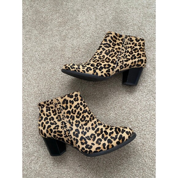 Vionic Georgia Cheetah Leopard Calf Hair Ankle Booties Women's 6 Heeled Boots - Picture 1 of 12